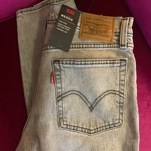 Levi’s wedgie Jean
